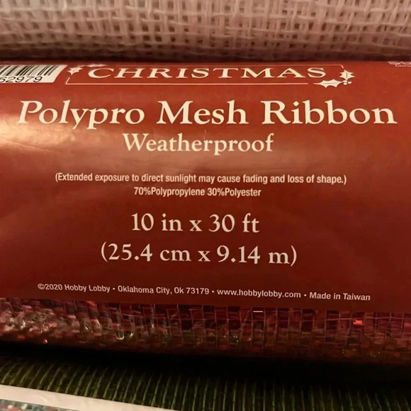 NEW DECORATIVE POLYPRO MESH RIBBON - RED WHITE GREEN - Picture 3 of 7